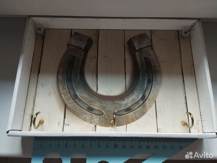 Ключница настенная