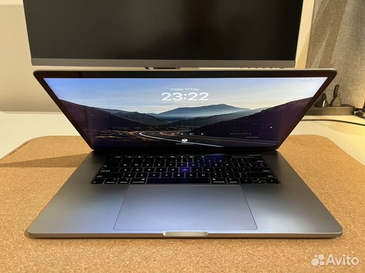Macbook pro 15 2019 i7