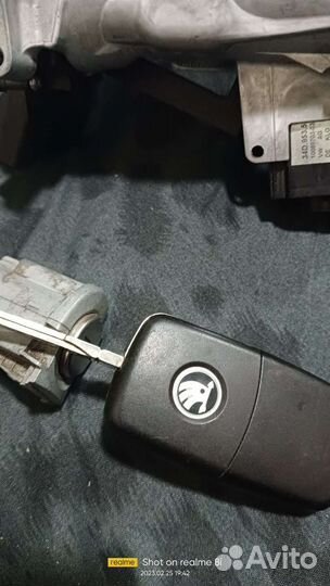 Замок зажигания,ключ выкидной,замок двери