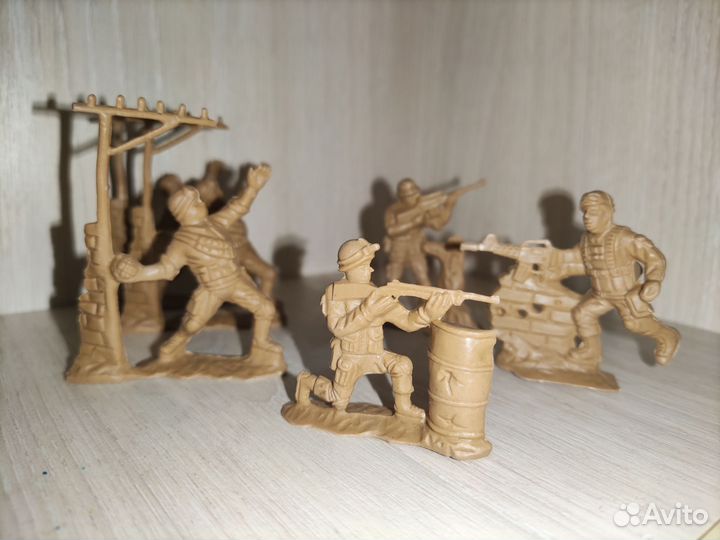 Пластиковые солдатики