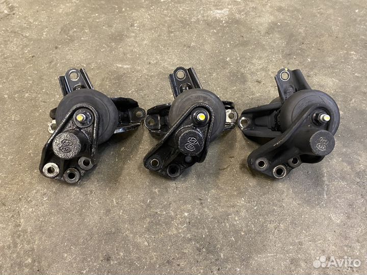 Подушка двигателя Хендай Солярис,Киа Рио 3