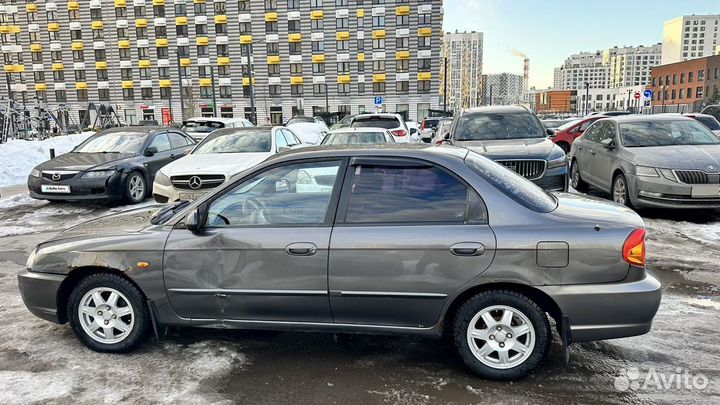 Kia Spectra 1.6 МТ, 2006, битый, 180 000 км