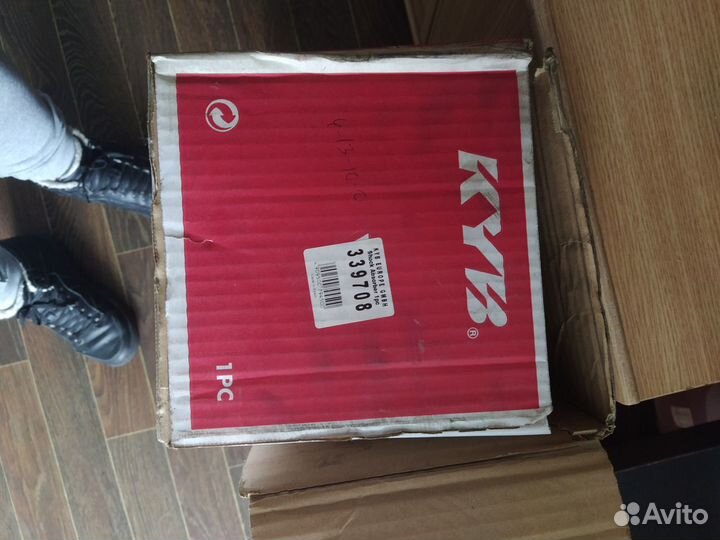 Стойка газомасляная KYB (FL) 339708 пежо