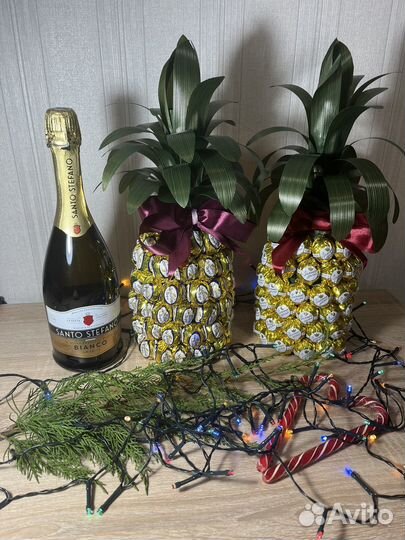 Подарок ананас
