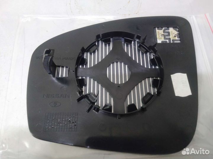 Зеркальный элемент Ниссан Альмера G15