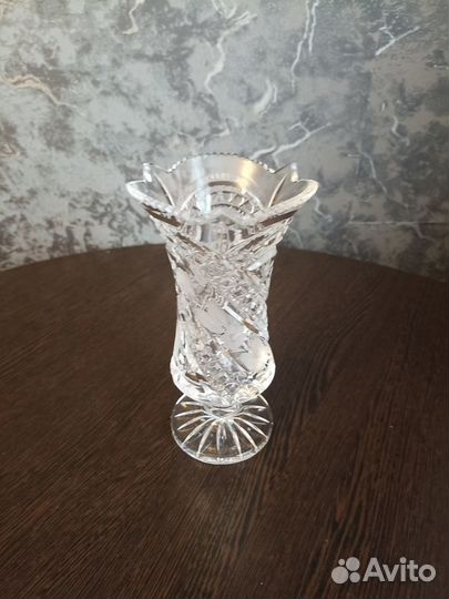 Хрустальная ваза для цветов