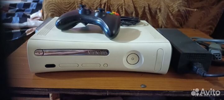 Играая приставка X BOX 360