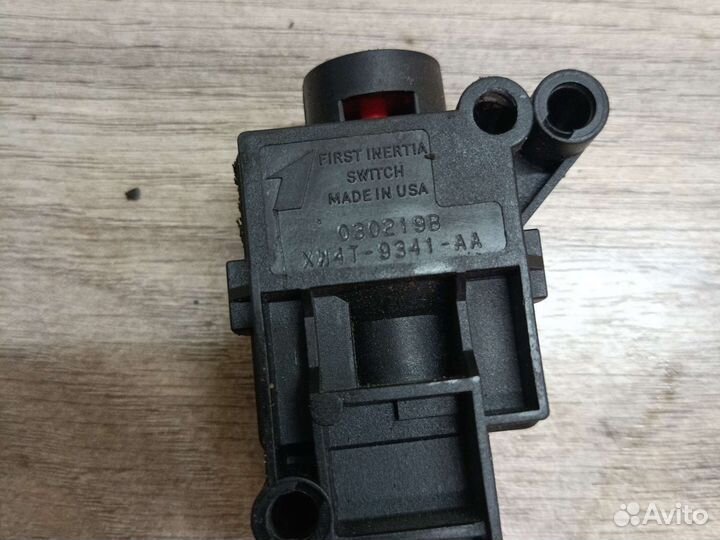 Выключатель топливного насоса ford focus 1 1.6