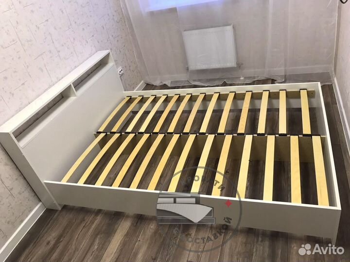 Кровать