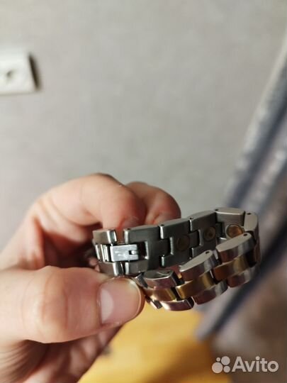 Магнитный браслет из нержавеющей стали с позолотой