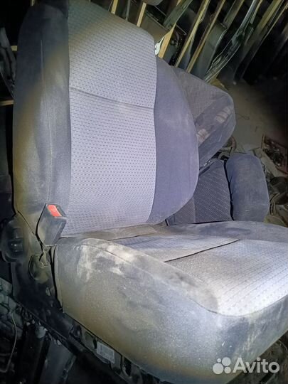 Переднее левое сидение Chevrolet Aveo Т250