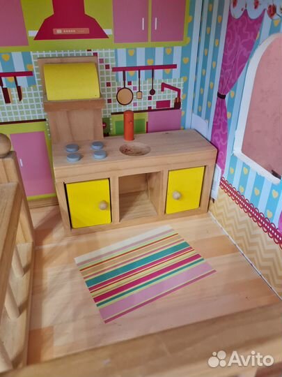 Кукольный домик деревянный с мебелью