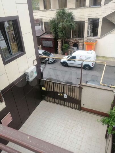 3-к. квартира, 80 м², 2/4 эт.