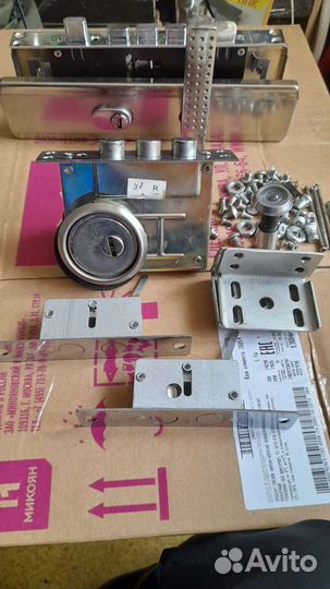 Полный комплект замков на входную дверь