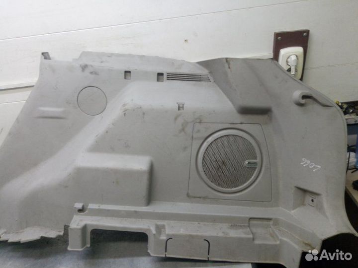 Обшивка багажника правая Dodge Caliber хетчбэк