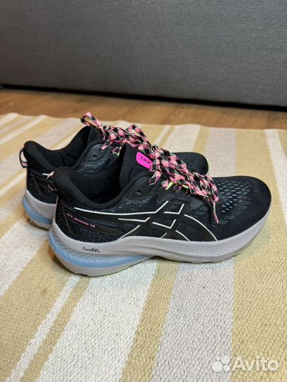 Кроссовки женские asics