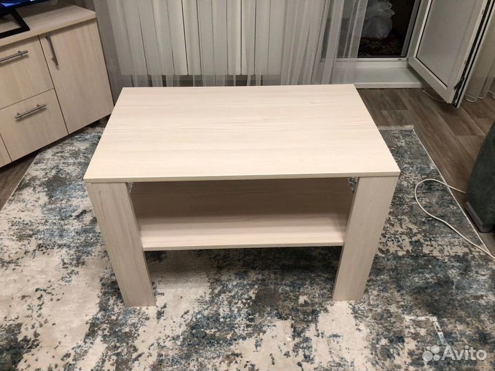 Журнальный столик