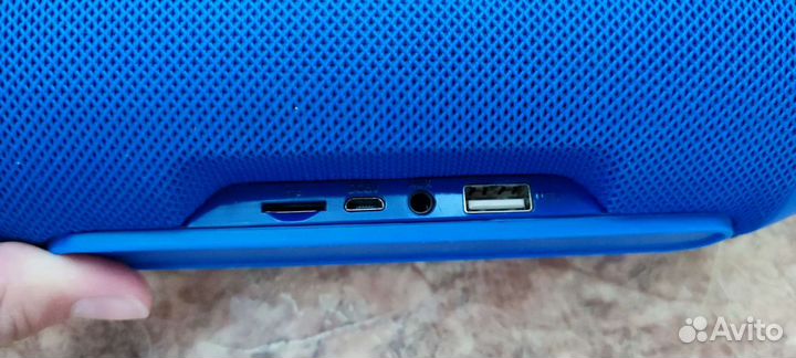 Портативная колонка jbl