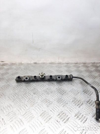 Топливная рампа Toyota Yaris хэтчбэк 3 дв. 1.3 2NZ