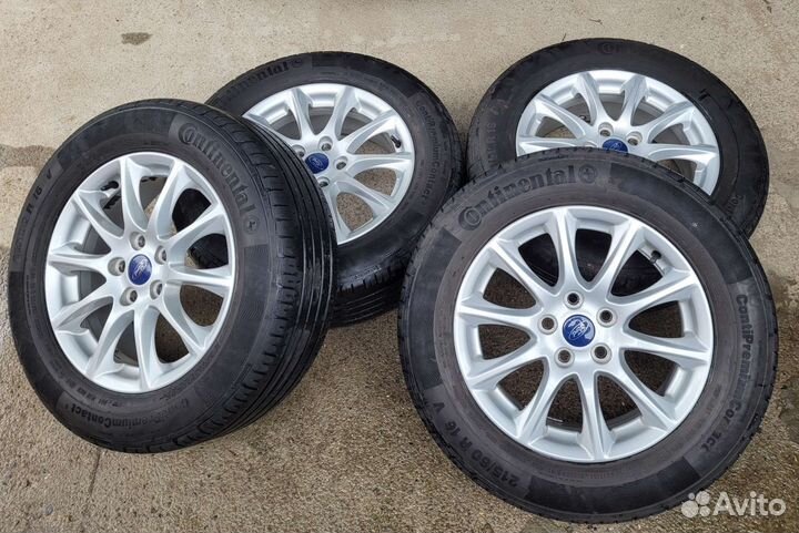 Continental ContiPremiumContact 5 215/65 R16 95V