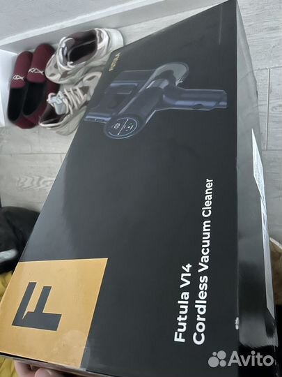 Вертикальный пылесос Futula v14