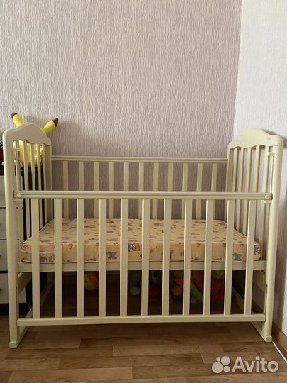Детская кроватка