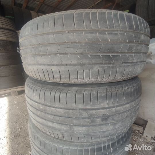 Kumho Ecsta HS51 215/55 R17