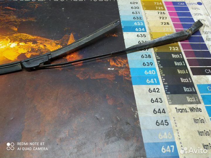 Поводок стеклоочистителя передний левый Renault