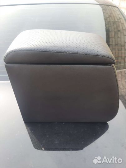 Подлокотник