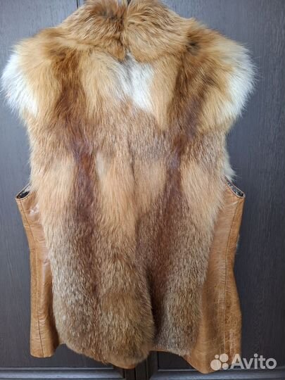 Жилетка меховая женская