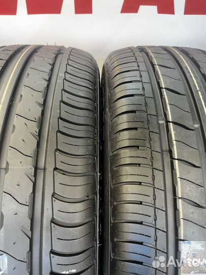 Royal Black Royal Performance 255/35 R20 111V