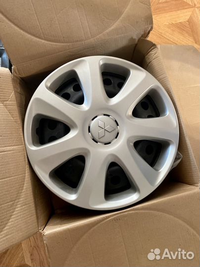 Штампованные диски с колпаками для mitsubishi R16