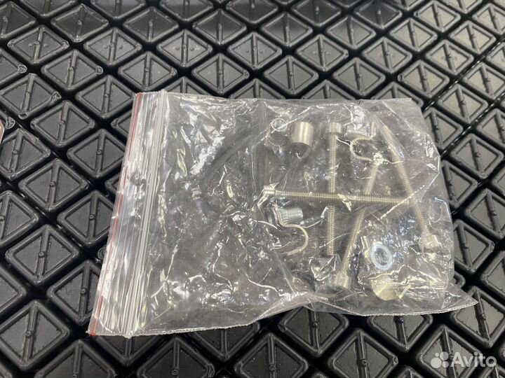 Накладка в решётку бампера SsangYong Rexton 2012+