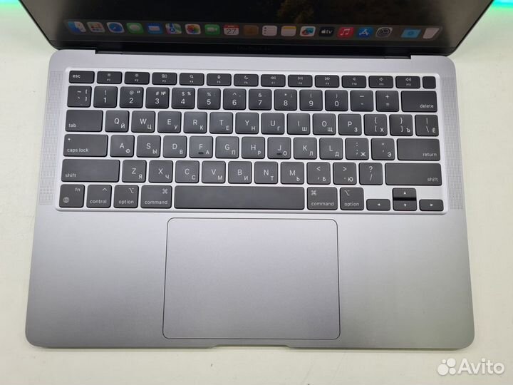 Apple MacBook Air With Apple M1 chip 8/256Gb