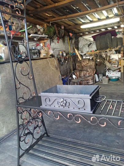 Мангал с крышей