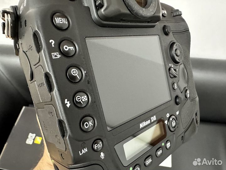 Nikon D6 body