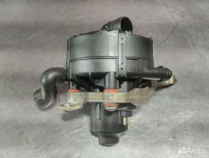 Насос продувки катализатора Mercedes C-Class W203