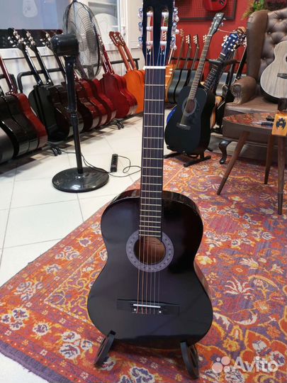 Гитара классическая черная новая