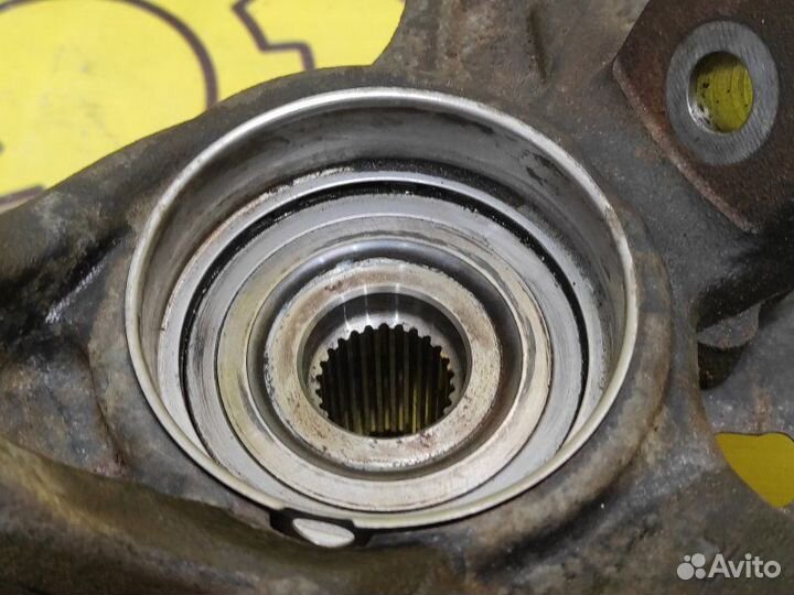 Ступица передняя левая Toyota Camry ACV30 2AZ-FE