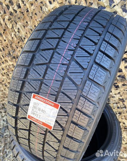 Bridgestone Blizzak DM-V3 295/35 R21 107T