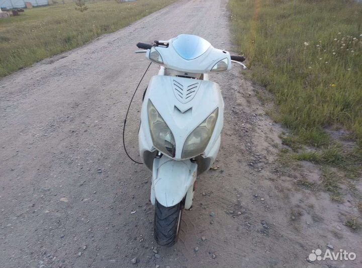 Скутер 150 кубов