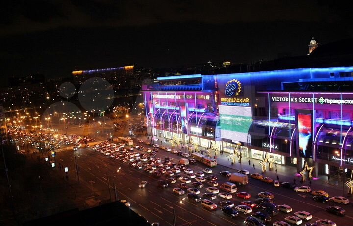 Аренда торгового помещения в ТЦ Европейский, 54 м²