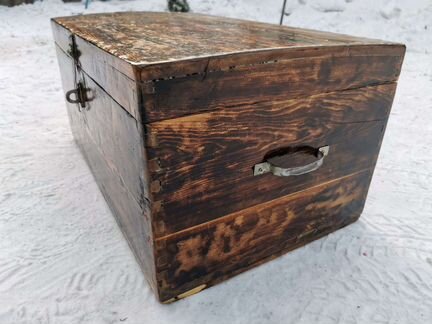 Сундук старинный