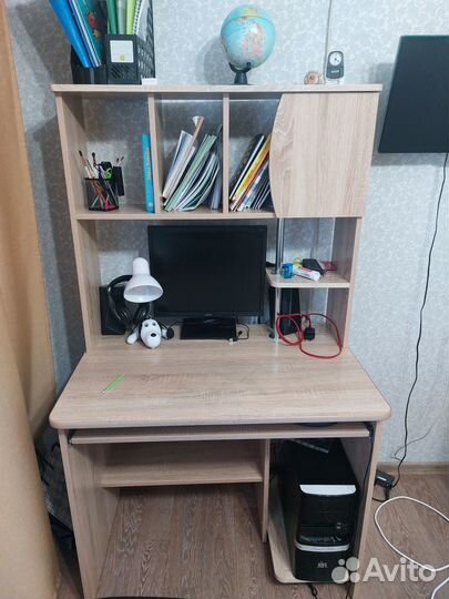 Продам компьютерный стол