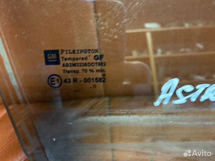 Opel astra h заднее правое стекло двери combi