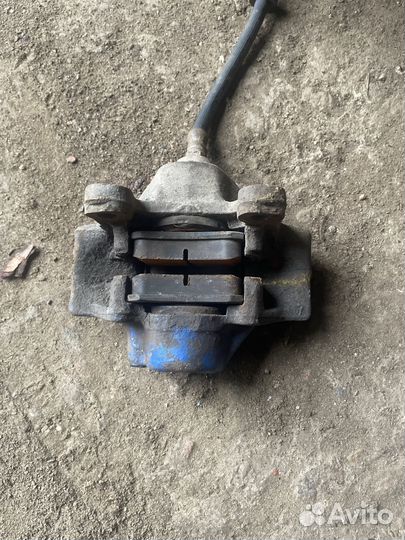 Суппорт задний правый Mercedes 124