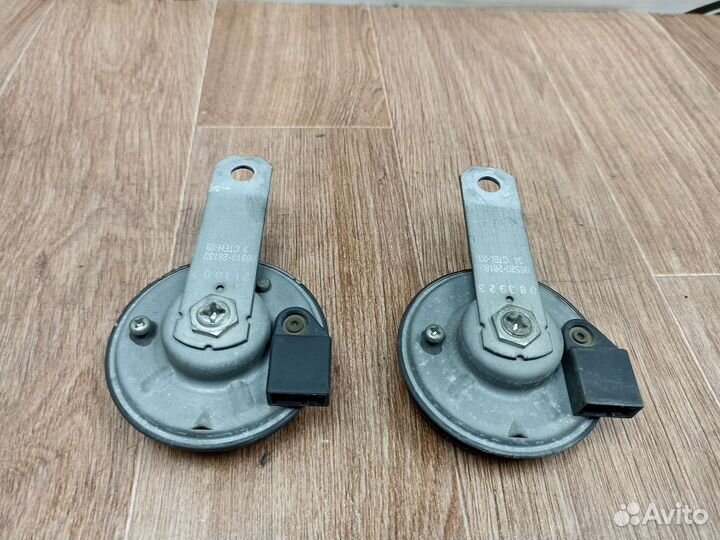 Звуковой сигнал Toyota Voxy R70 рестайлинг (2010—2013)