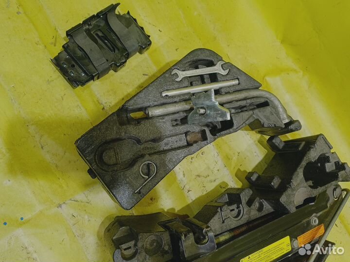 Ящик для инструментов Audi Q7 4L ауди кью 7