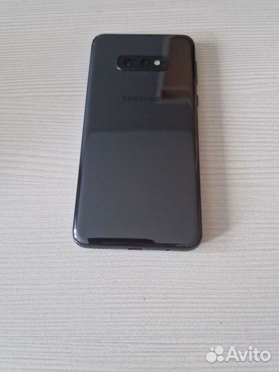 Samsung Galaxy S10e, 6/128 ГБ