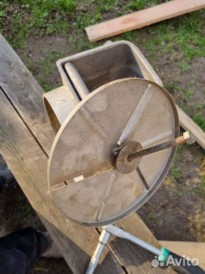Советский ручной измельчитель